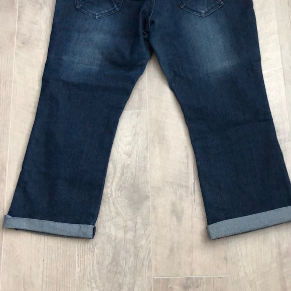 Islandia jean Capri Jeans. Button pockets size 11 - Picture 6 of 7